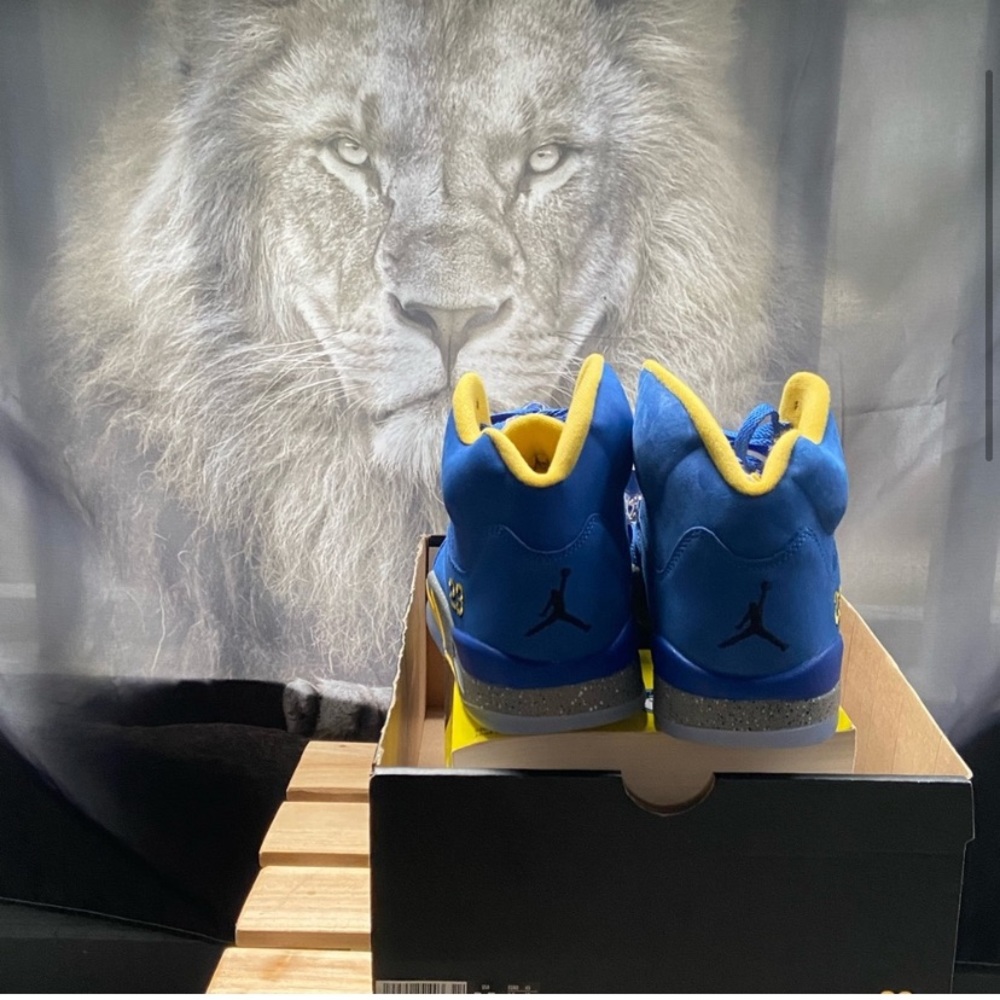 NWOT - Air Jordan 5 Laney J5P Sneakers - Picture 4 of 7